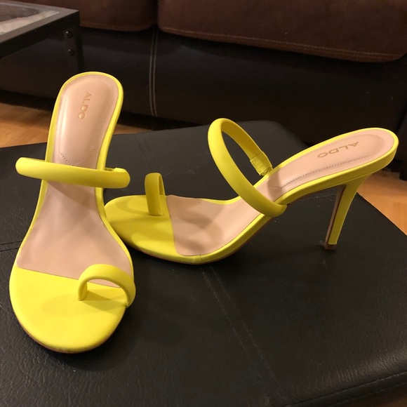 Neon lime heels - size 8 - Picture 1 of 6